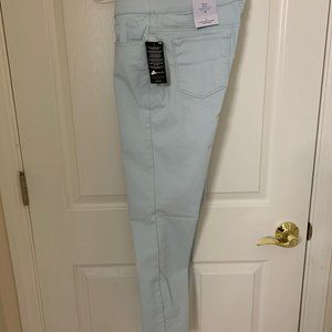 Women's Size 10 Short Pull-On Croft & Barrow Jeans